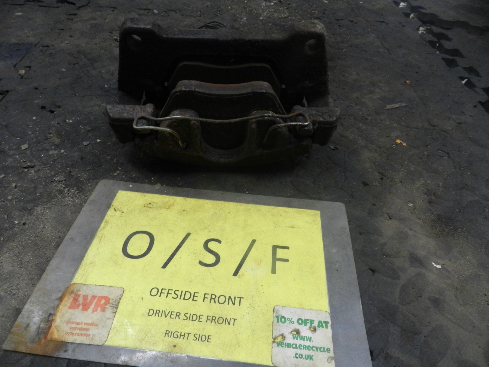 183. 2006 AUDI A4 CONVERTIBLE B7. DRIVER SIDE FRONT BRAKE CALIPER + CARRIER