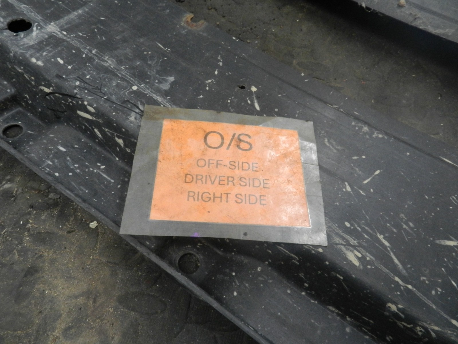 183. 2006 AUDI A4 CONVERTIBLE B7. DRIVER SIDE CAR UNDER TRAY PANEL