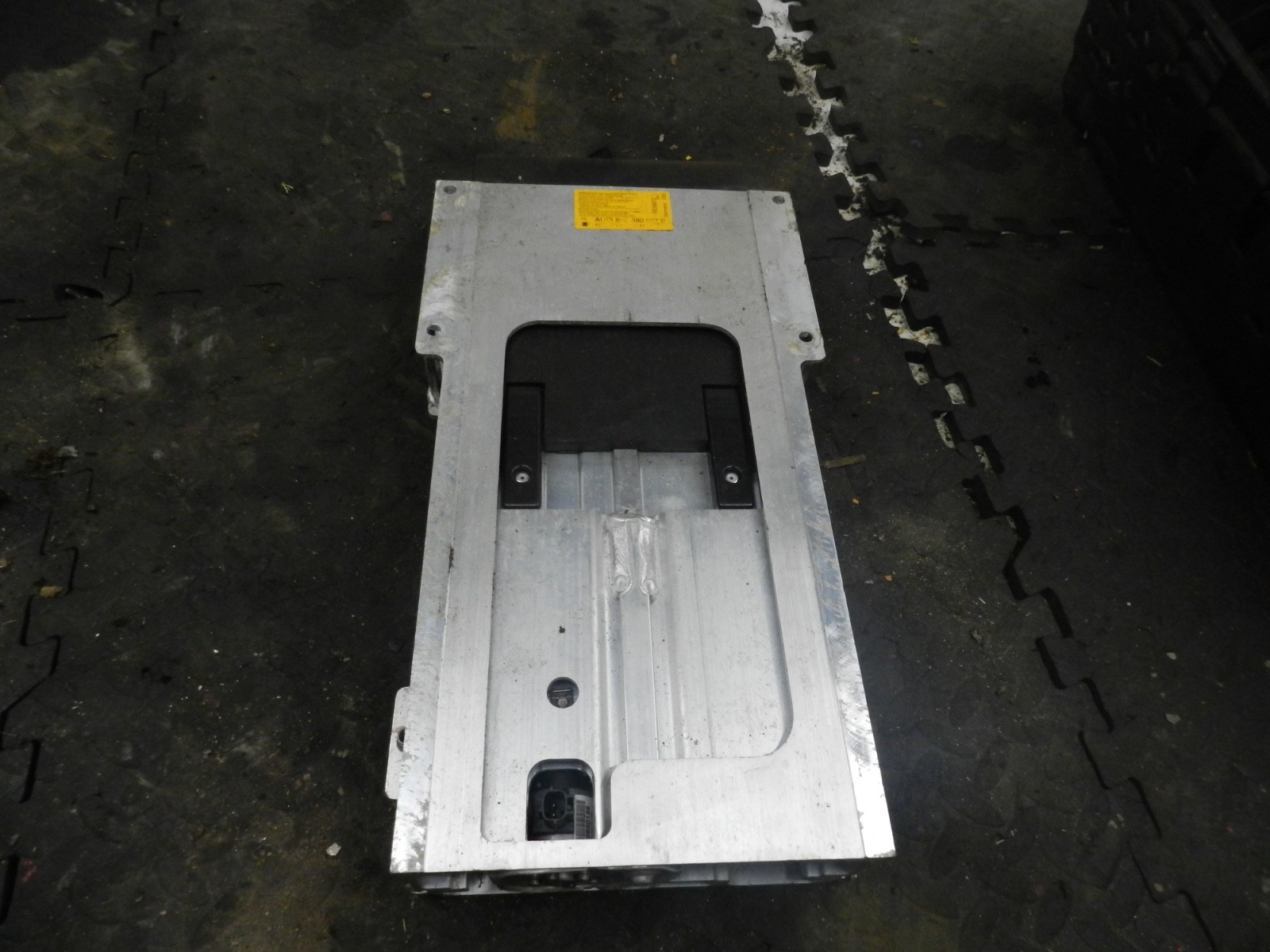 183. 2006 AUDI A4 CONVERTIBLE B7. PASSENGER SIDE ROLL OVER PROTECTION - Image 2