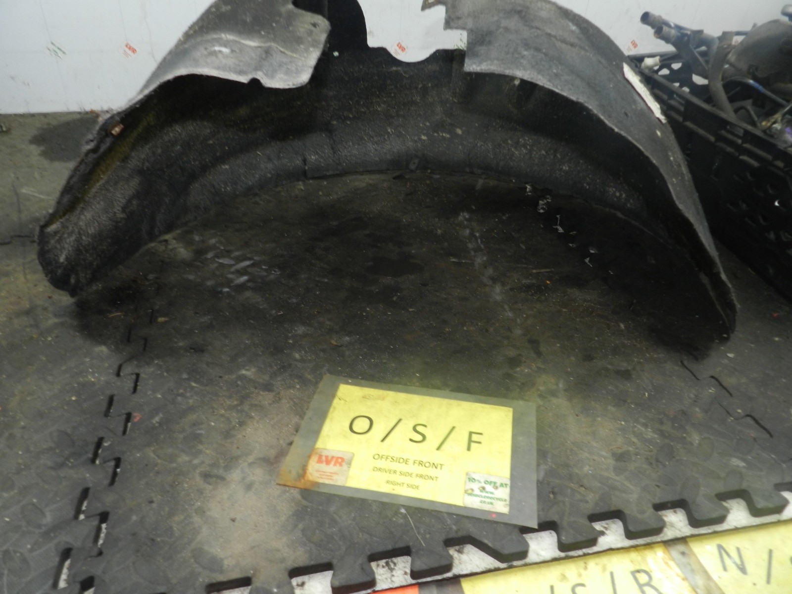 183. 2006 AUDI A4 CONVERTIBLE B7. DRIVER SIDE FRONT WHEEL ARCH LINER