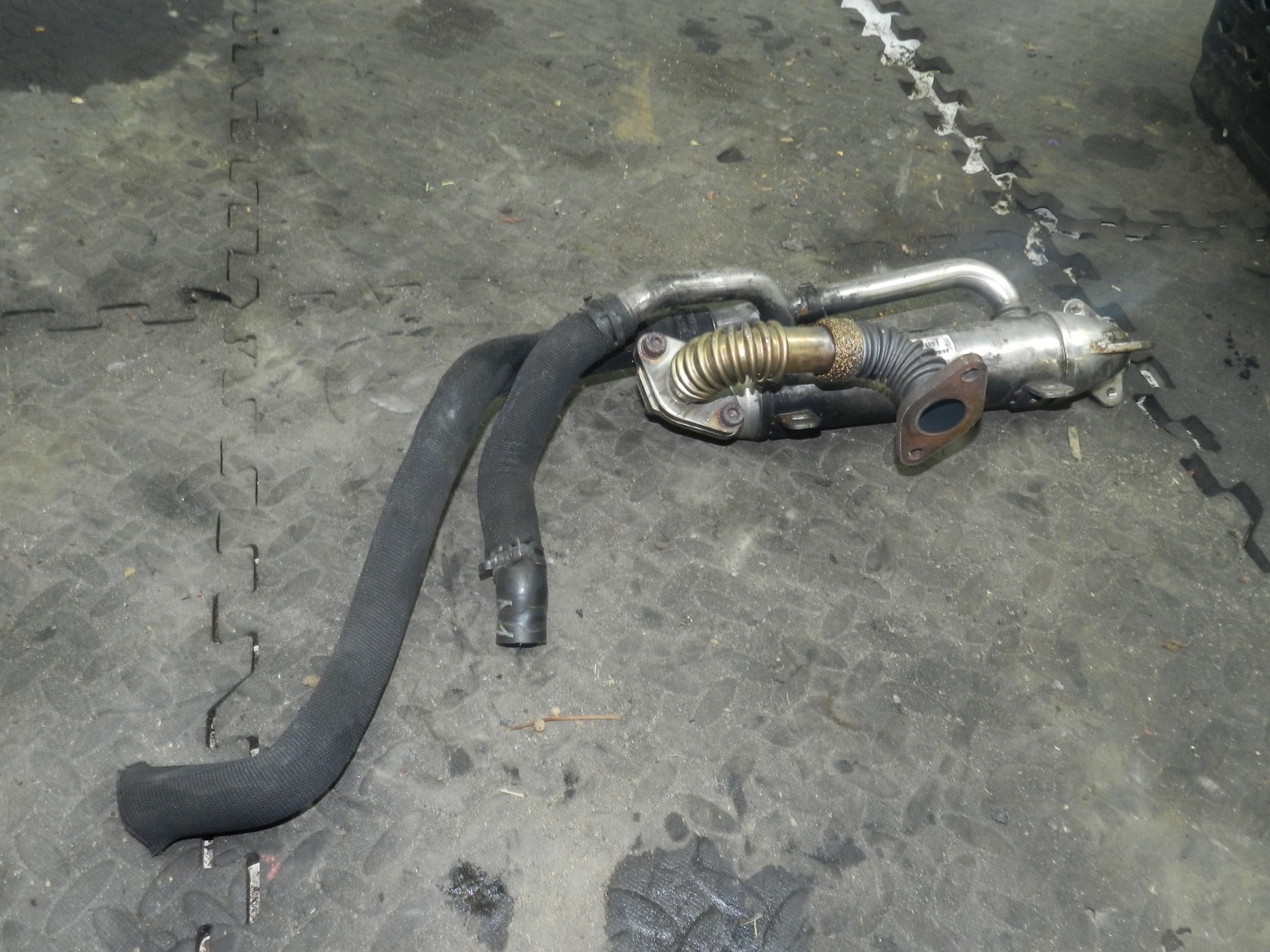 183. 2006 AUDI A4 CONVERTIBLE B7. EGR COOLER + PIPES