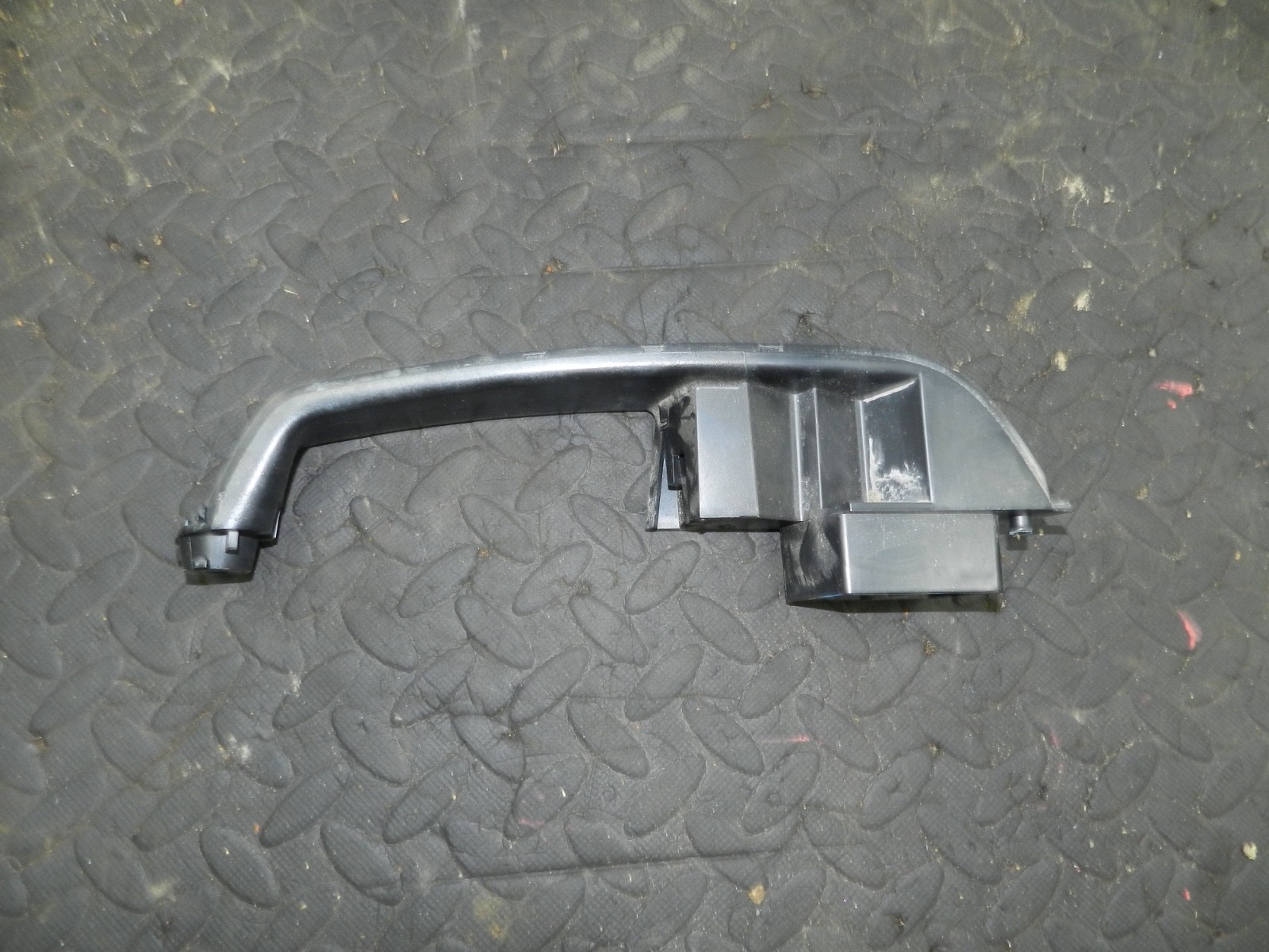 182. 2004 LANDROVER FREELANDER 1 L314. DRIVER SIDE FRONT DOOR HANDLE - Image 4