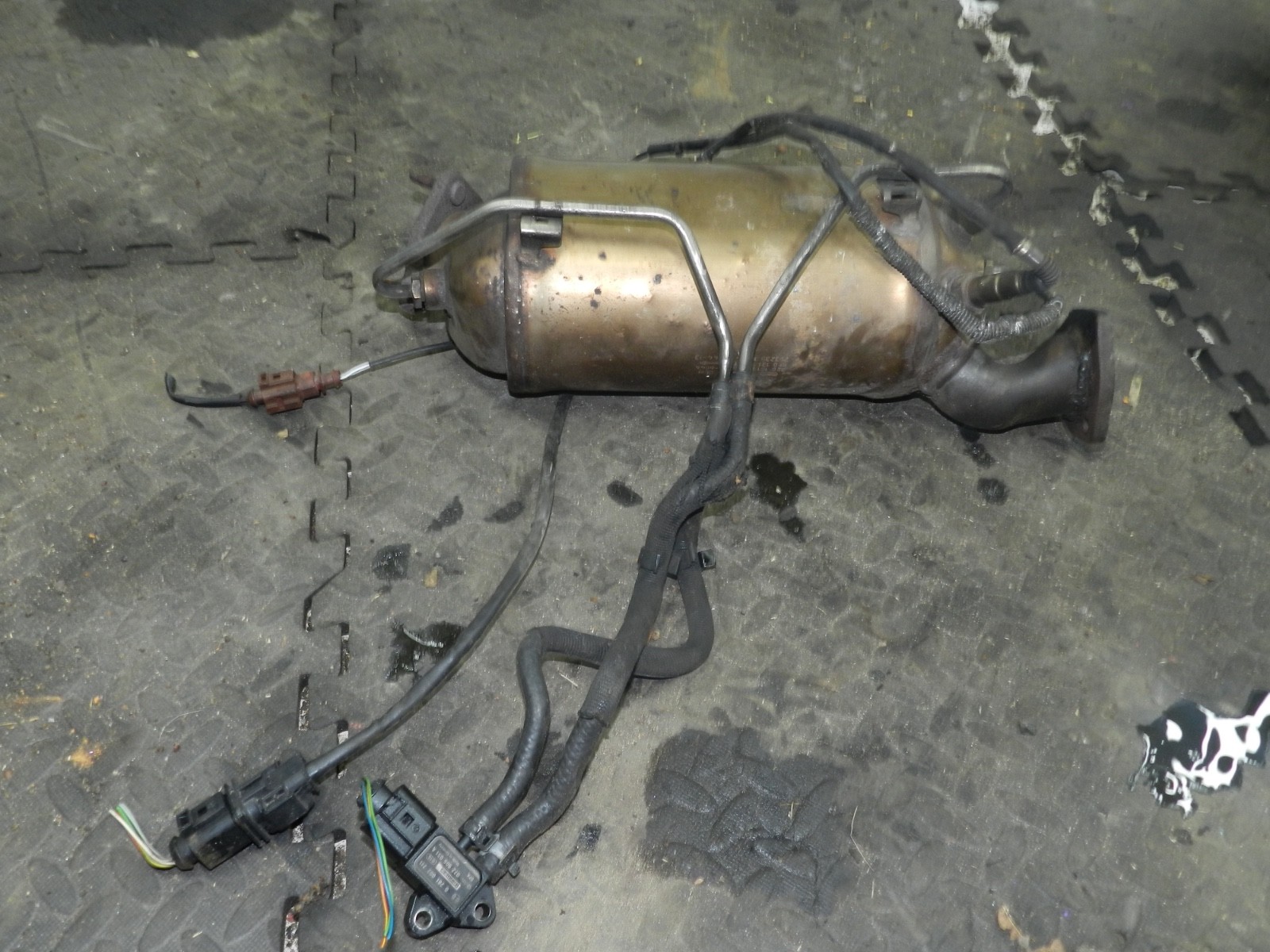 183. 2006 AUDI A4 CONVERTIBLE B7. EMPTY CATALYTIC CONVERTER DECAT + SERVOS