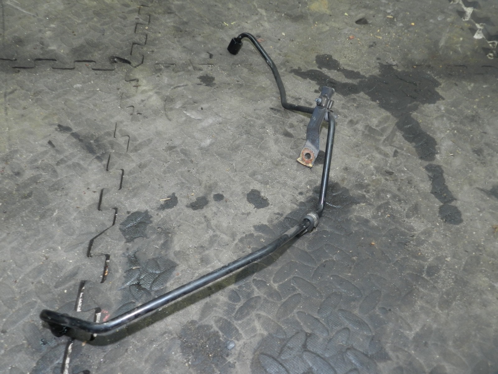 183. 2006 AUDI A4 CONVERTIBLE B7. POWER STEERING PIPE