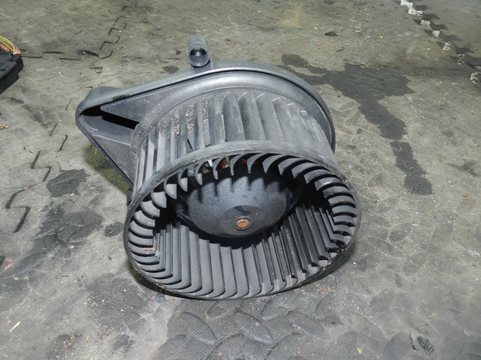 183. 2006 AUDI A4 CONVERTIBLE B7. HEATER BLOWER FAN MOTOR