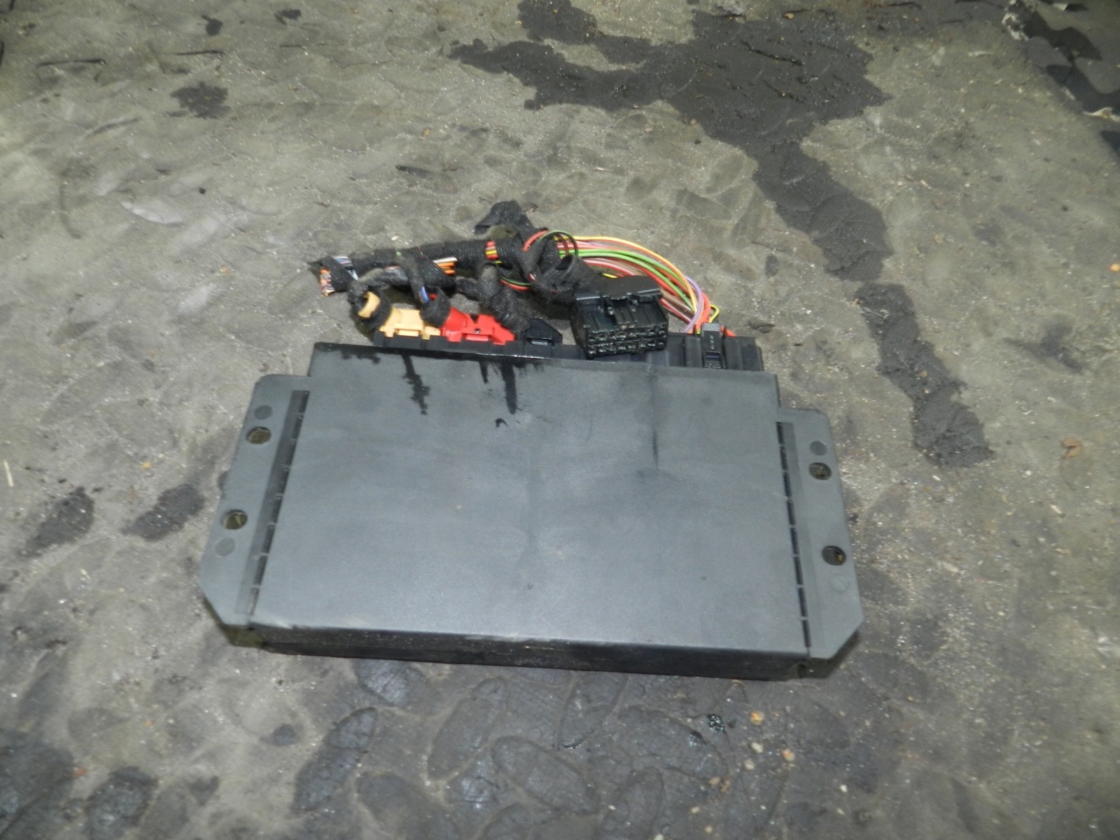 183. 2006 AUDI A4 CONVERTIBLE B7. 8H0959433M ECU COMFORT CONTROL MODULE