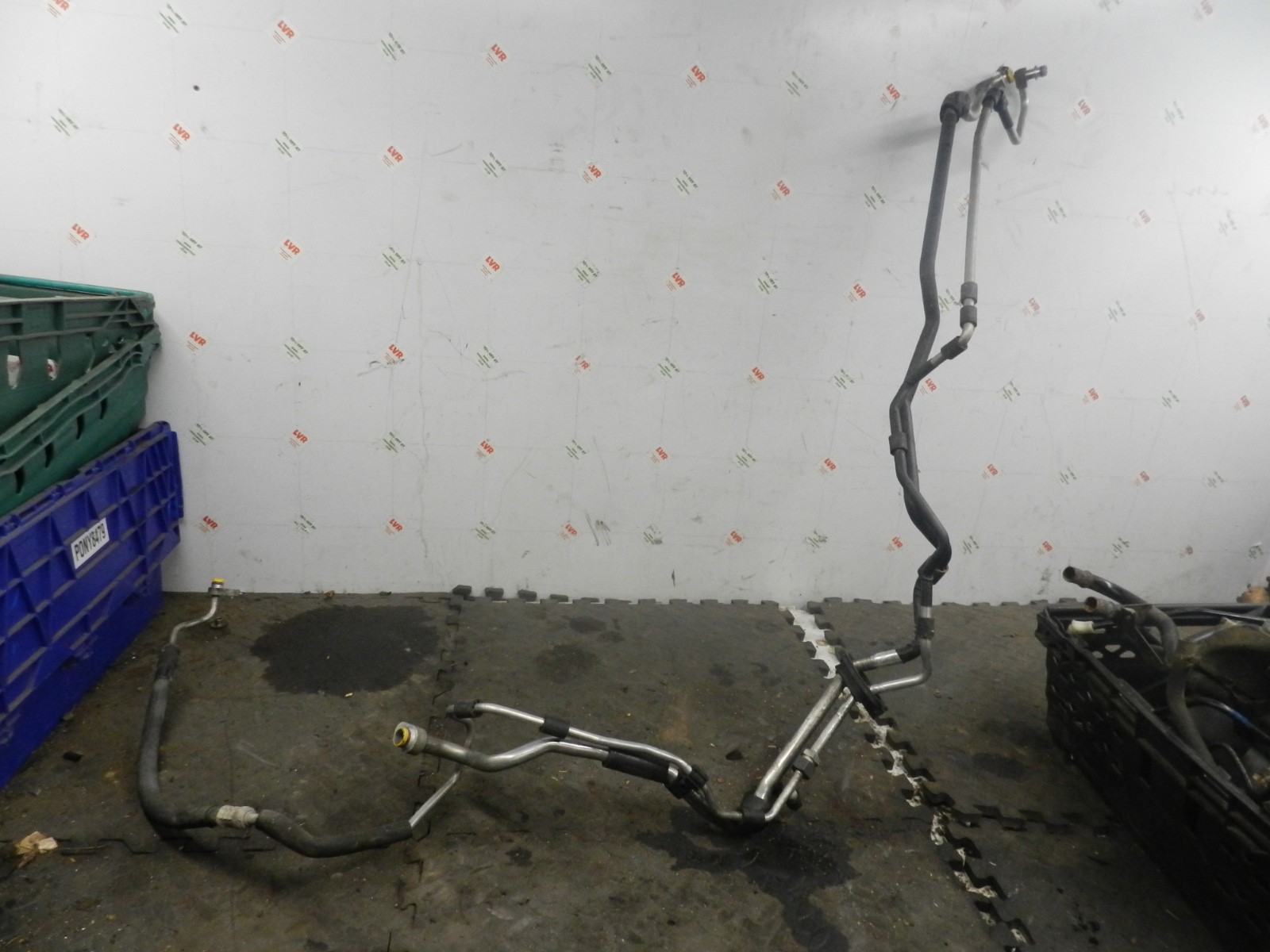 183. 2006 AUDI A4 CONVERTIBLE B7. AIR CON PIPES