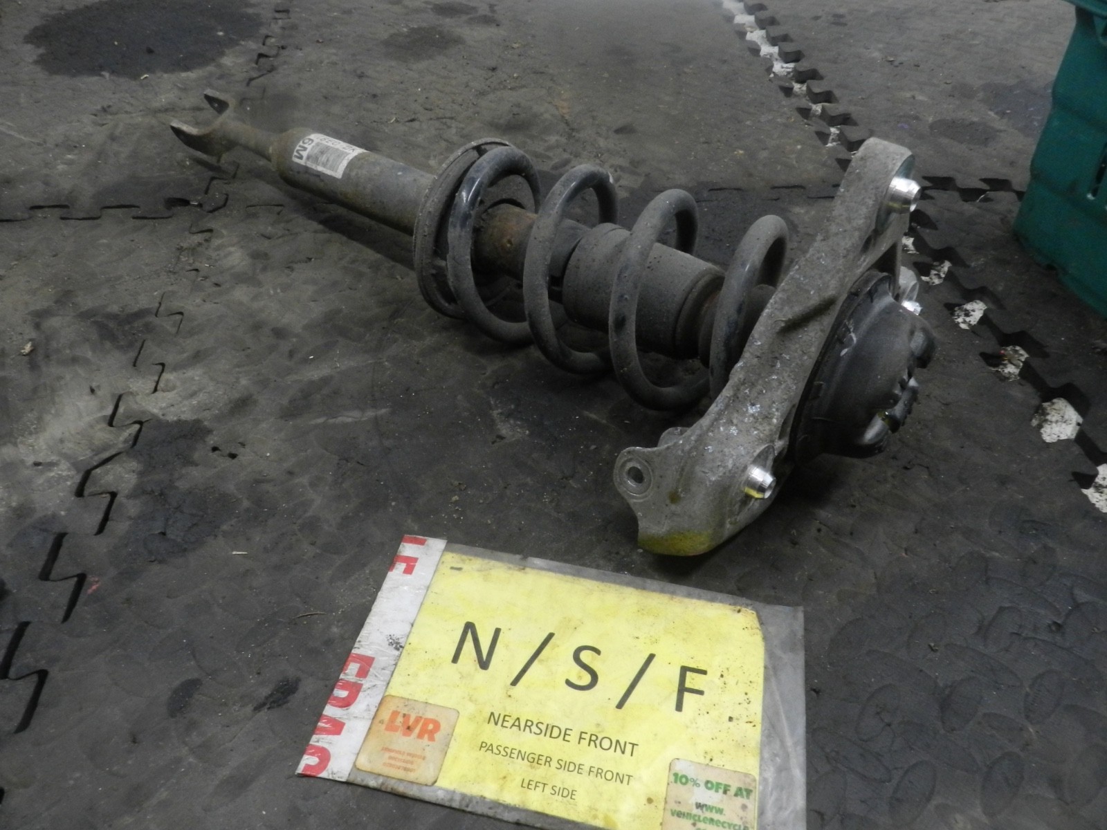 183. 2006 AUDI A4 CONVERTIBLE B7. PASSENGER SIDE FRONT SUSPENSION UNIT STRUT