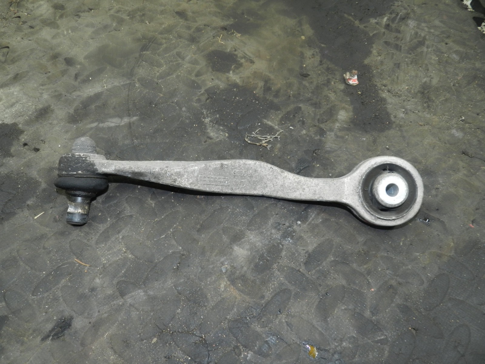 183. 2006 AUDI A4 CONVERTIBLE B7. DRIVER SIDE FRONT UPPER ARM REAR - Image 2