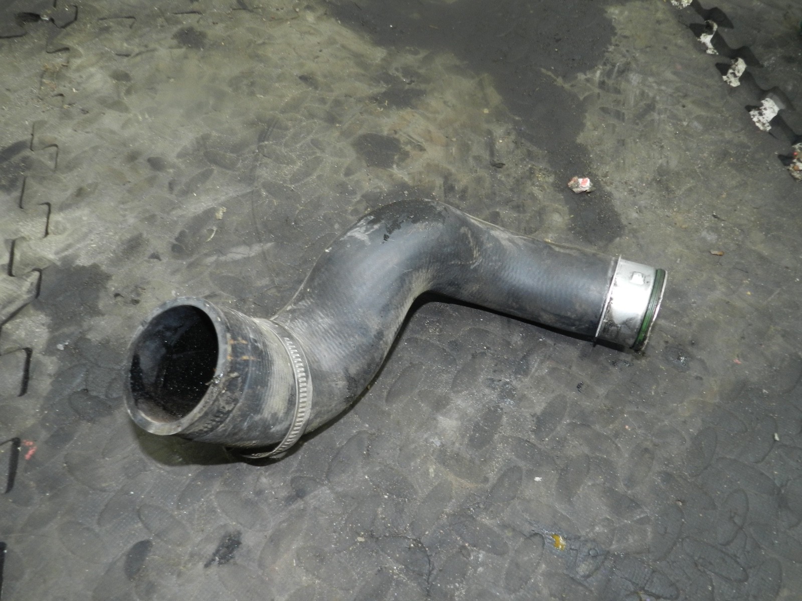183. 2006 AUDI A4 CONVERTIBLE B7. AIR INTERCOOLER BOOST PIPE
