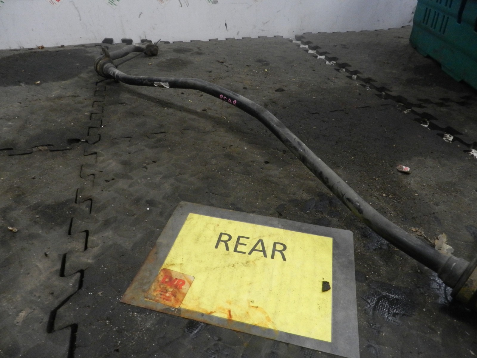 183. 2006 AUDI A4 CONVERTIBLE B7. REAR ANTI ROLL SWAY BAR