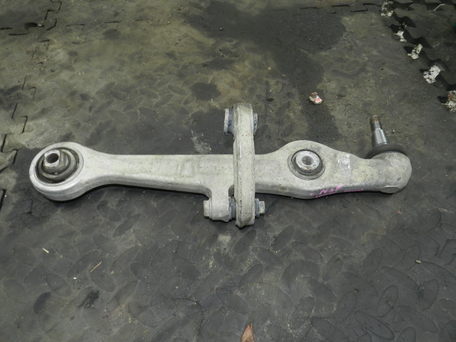183. 2006 AUDI A4 CONVERTIBLE B7. PASSENGER SIDE FRONT LOWER ARM - Image 2