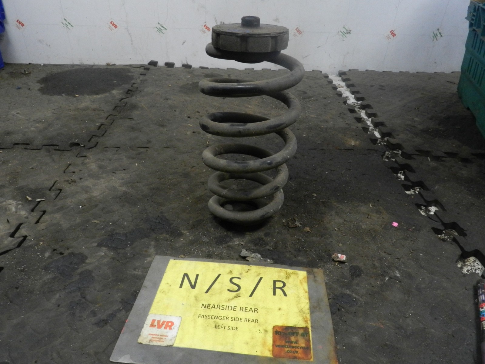 183. 2006 AUDI A4 CONVERTIBLE B7. PASSENGER SIDE REAR SUSPENSION SPRING