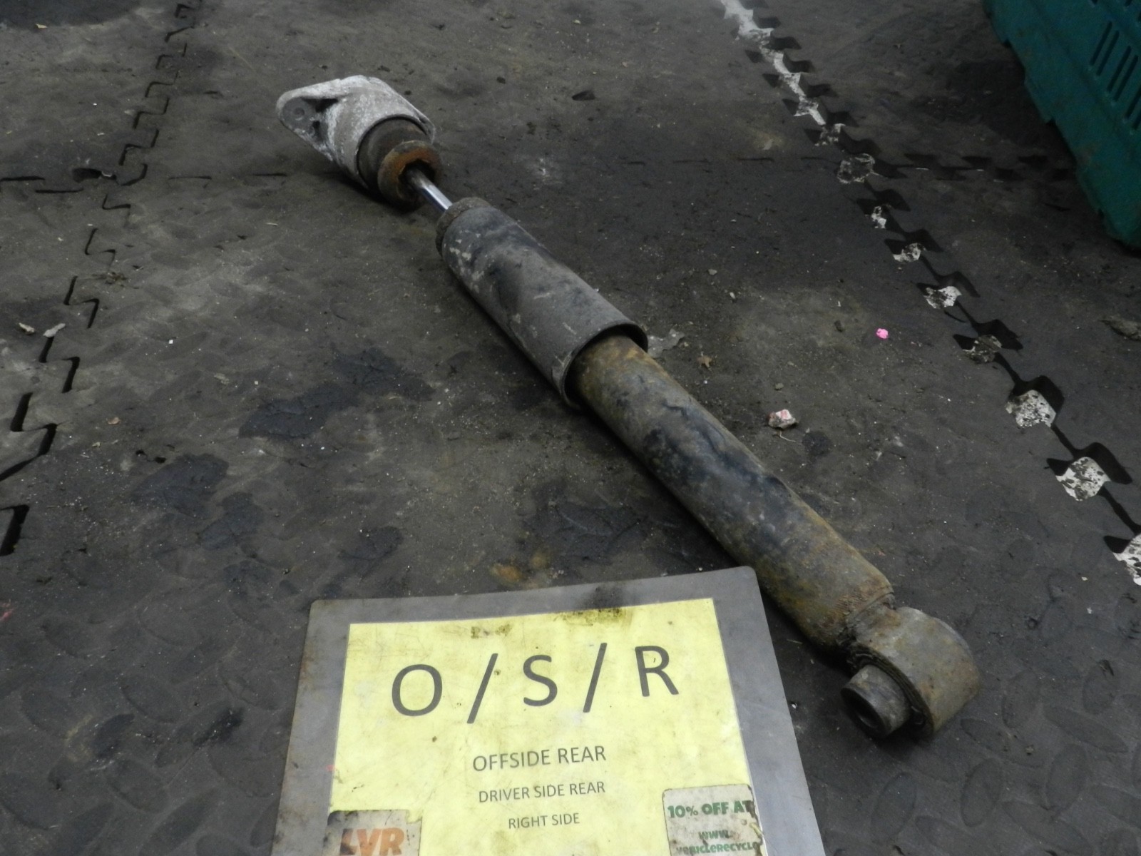 183. 2006 AUDI A4 CONVERTIBLE B7. DRIVER SIDE REAR SHOCK ABSORBER