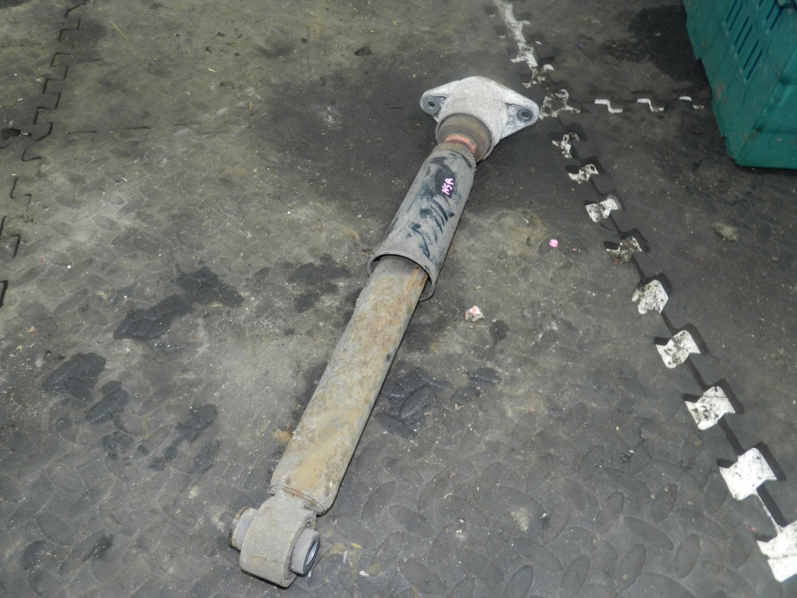 183. 2006 AUDI A4 CONVERTIBLE B7. PASSENGER SIDE REAR SHOCK ABSORBER - Image 2