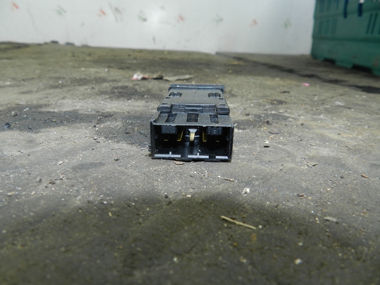 182. 2004 LANDROVER FREELANDER 1 L314. HEATED REAR SEAT BUTTON SWITCH - Image 3