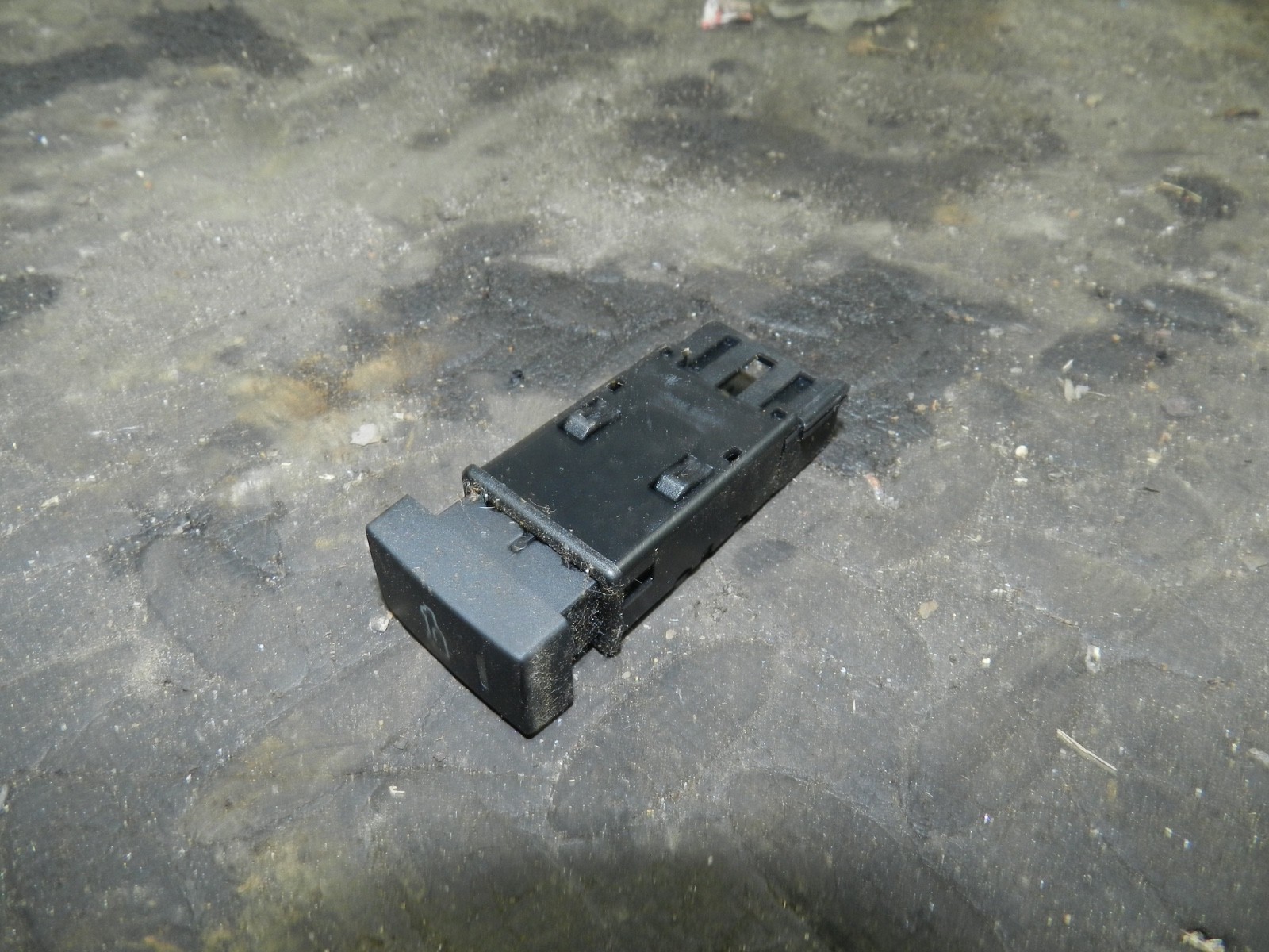 182. 2004 LANDROVER FREELANDER 1 L314. AIR RECIRCULATION BUTTON SWITCH - Image 3