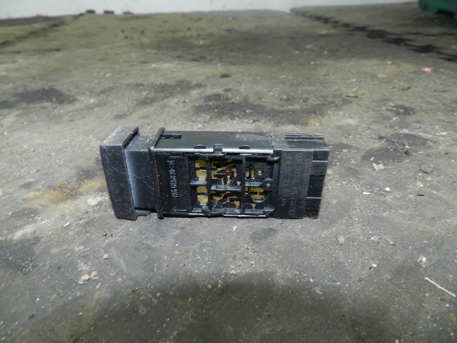 182. 2004 LANDROVER FREELANDER 1 L314. AIR CON BUTTON SWITCH - Image 2