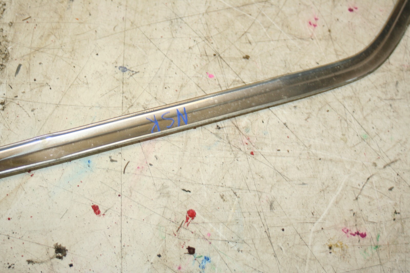 1988 BMW 525 E28. CHROME TRIM NEAR SIDE REAR GUTTER - Image 3