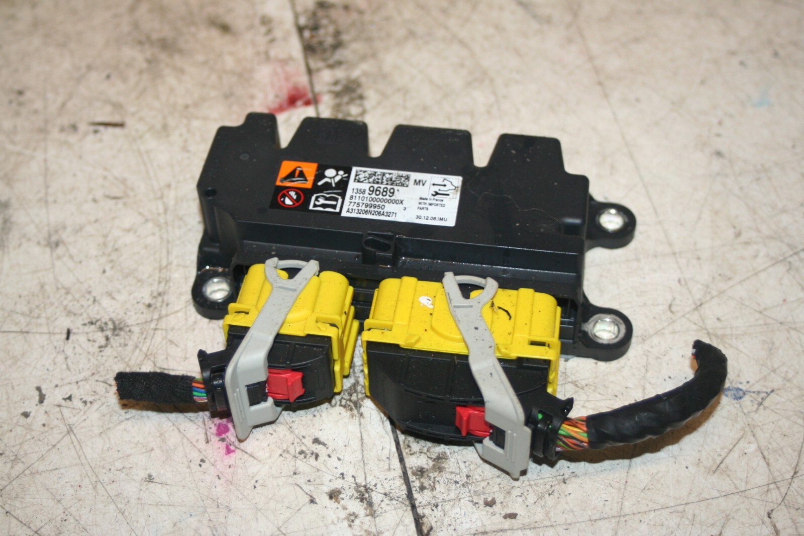 2013 VAUXHALL ADAM 1.4 PETROL MANUAL. AIR BAG ECU 13589689 - Image 2