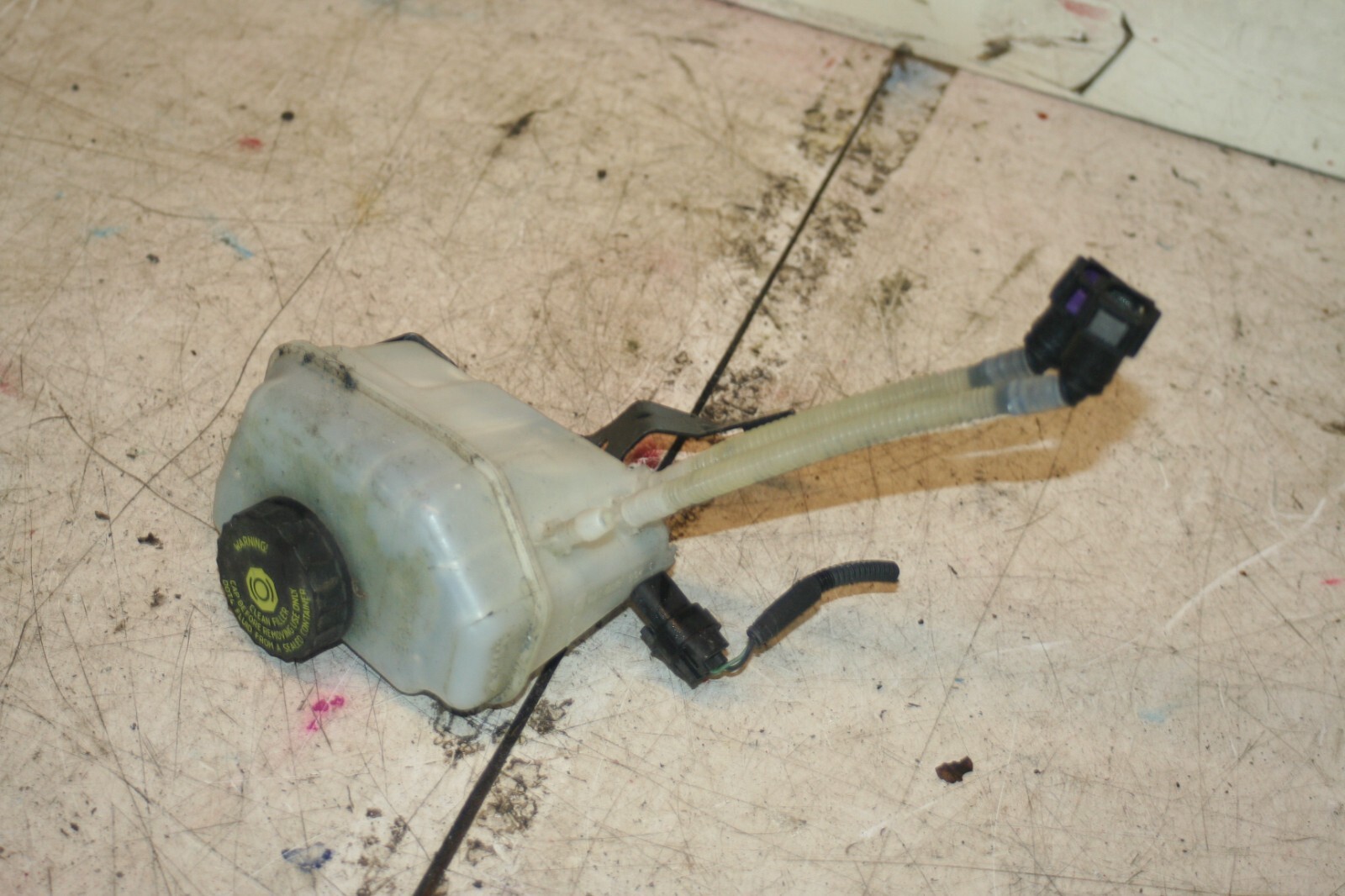 2013 VAUXHALL ADAM 1.4 PETROL MANUAL. BRAKE FLUID BOTTLE