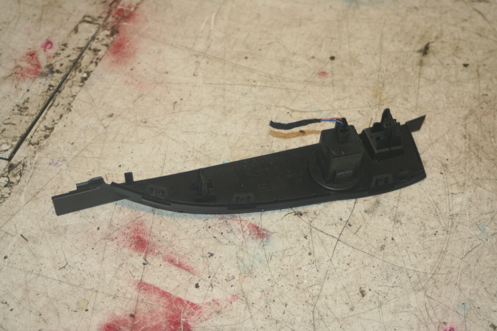 2013 VAUXHALL ADAM 1.4 PETROL MANUAL. DASHBOARD END TRIM WITH AIRBAG SWITCH - Image 2