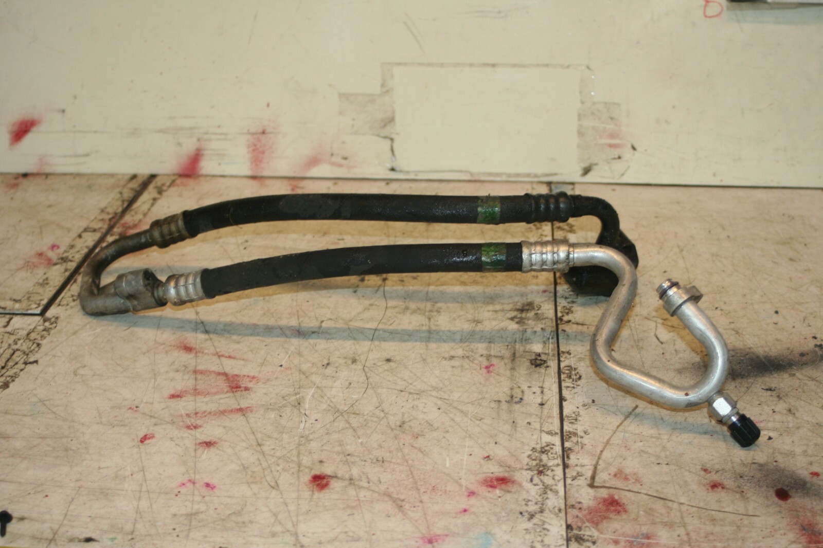 2006 MERCEDES BENZ C CLASS W203. AIR CON PIPE