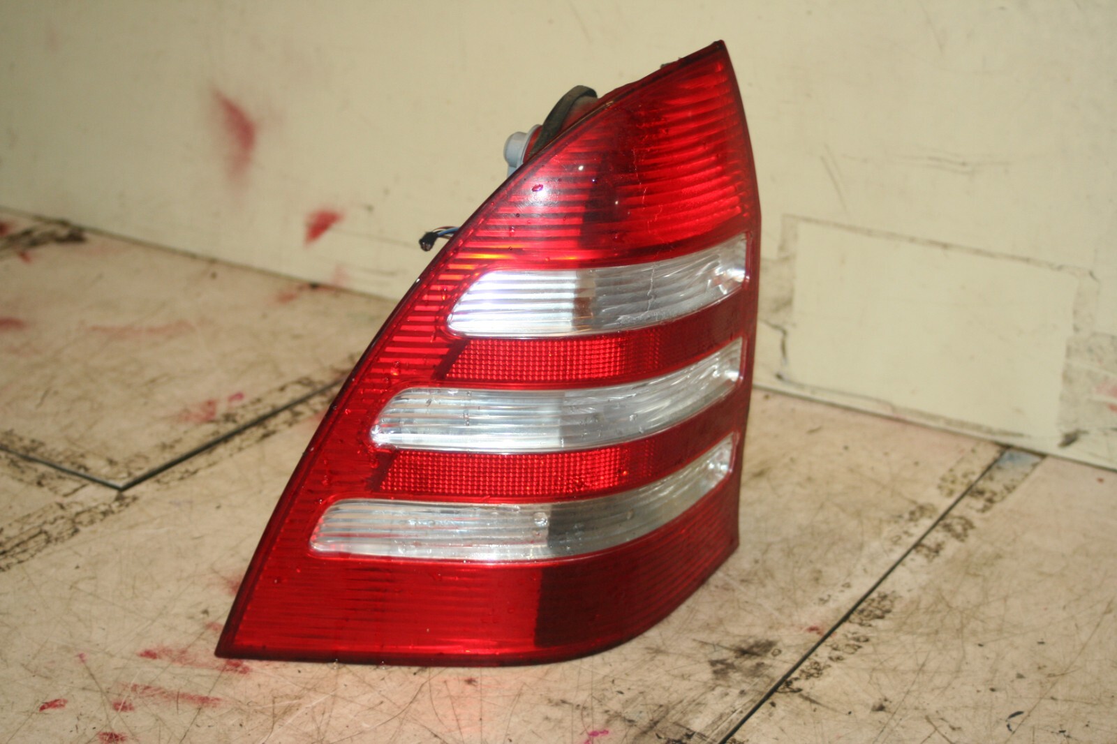2006 MERCEDES BENZ C CLASS W203. NSR LIGHT UNIT