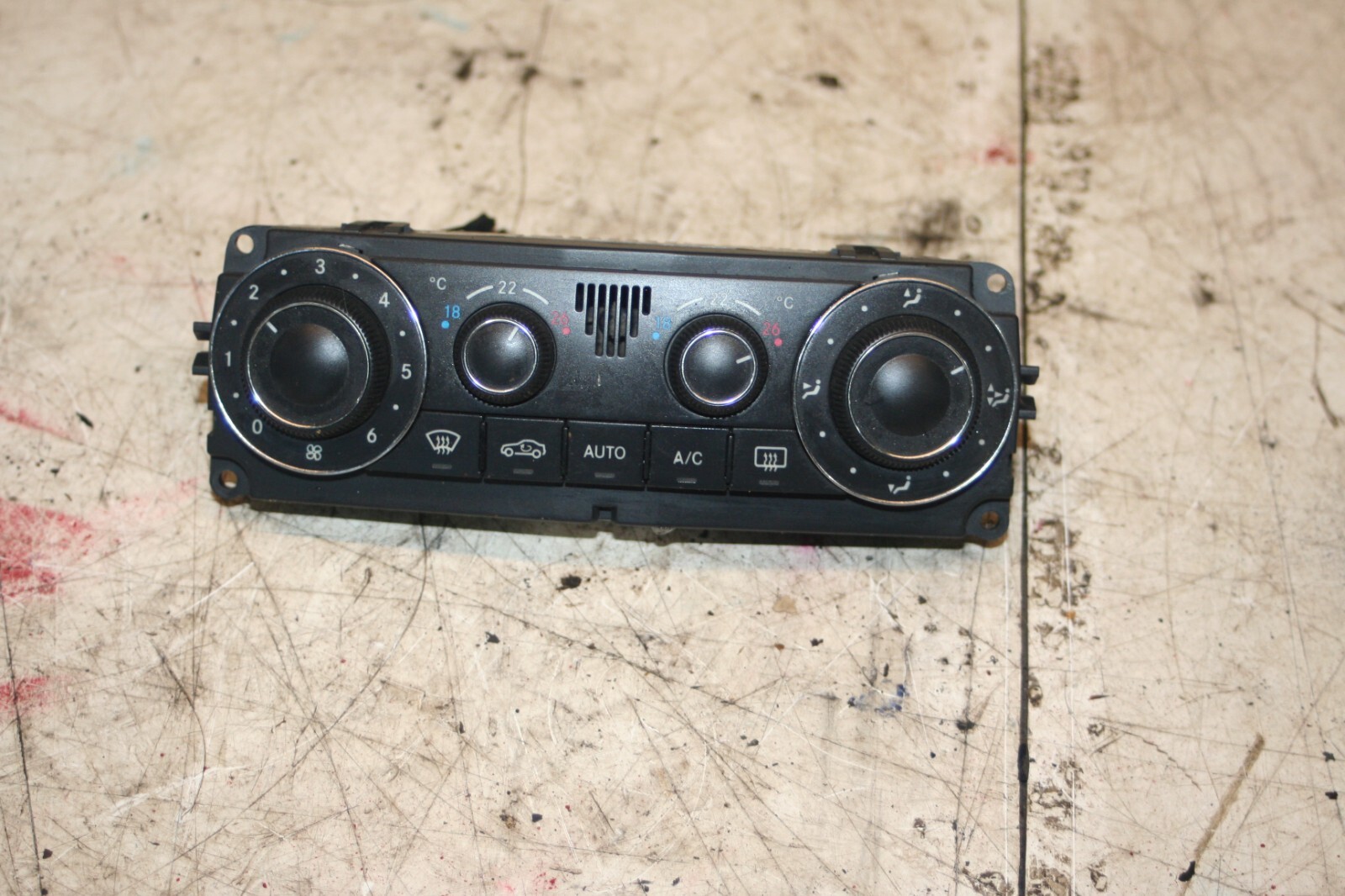 2006 MERCEDES BENZ C CLASS W203. HEATER CONTROLS CLIMATE CONTROL