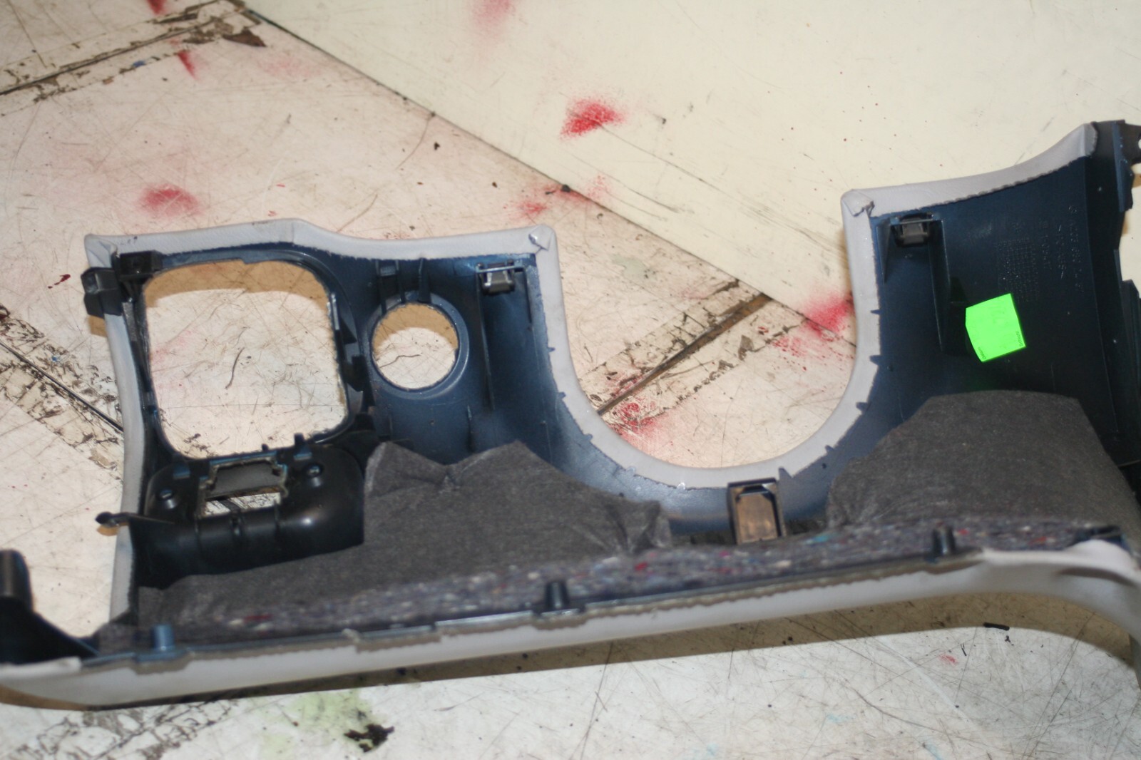 2006 MERCEDES BENZ C CLASS W203. DASHBOARD LOWER DASH TRIM DRIVER SIDE - Image 2
