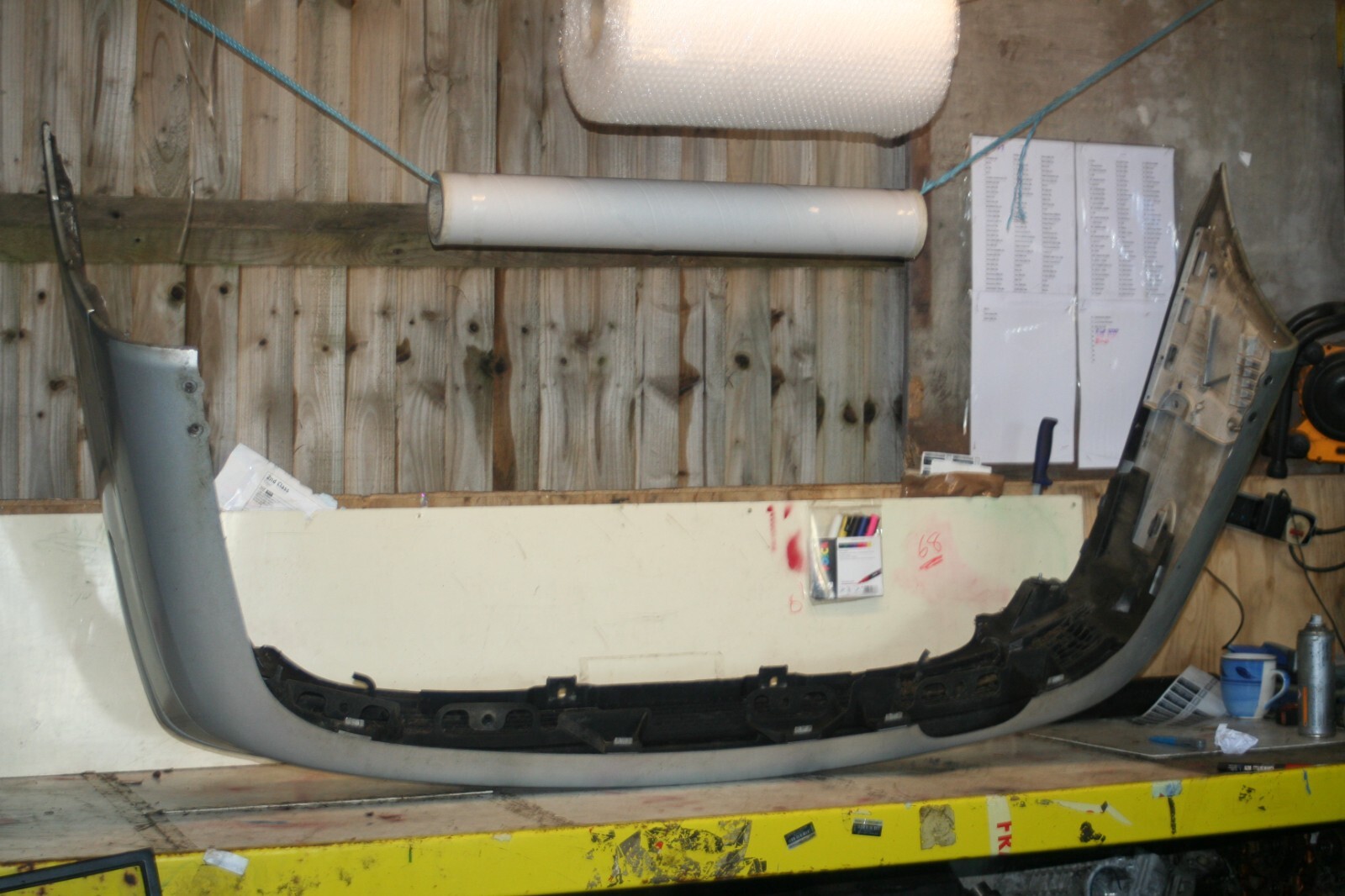 2006 MERCEDES BENZ C CLASS W203. REAR BUMPER IN SILVER - Image 3