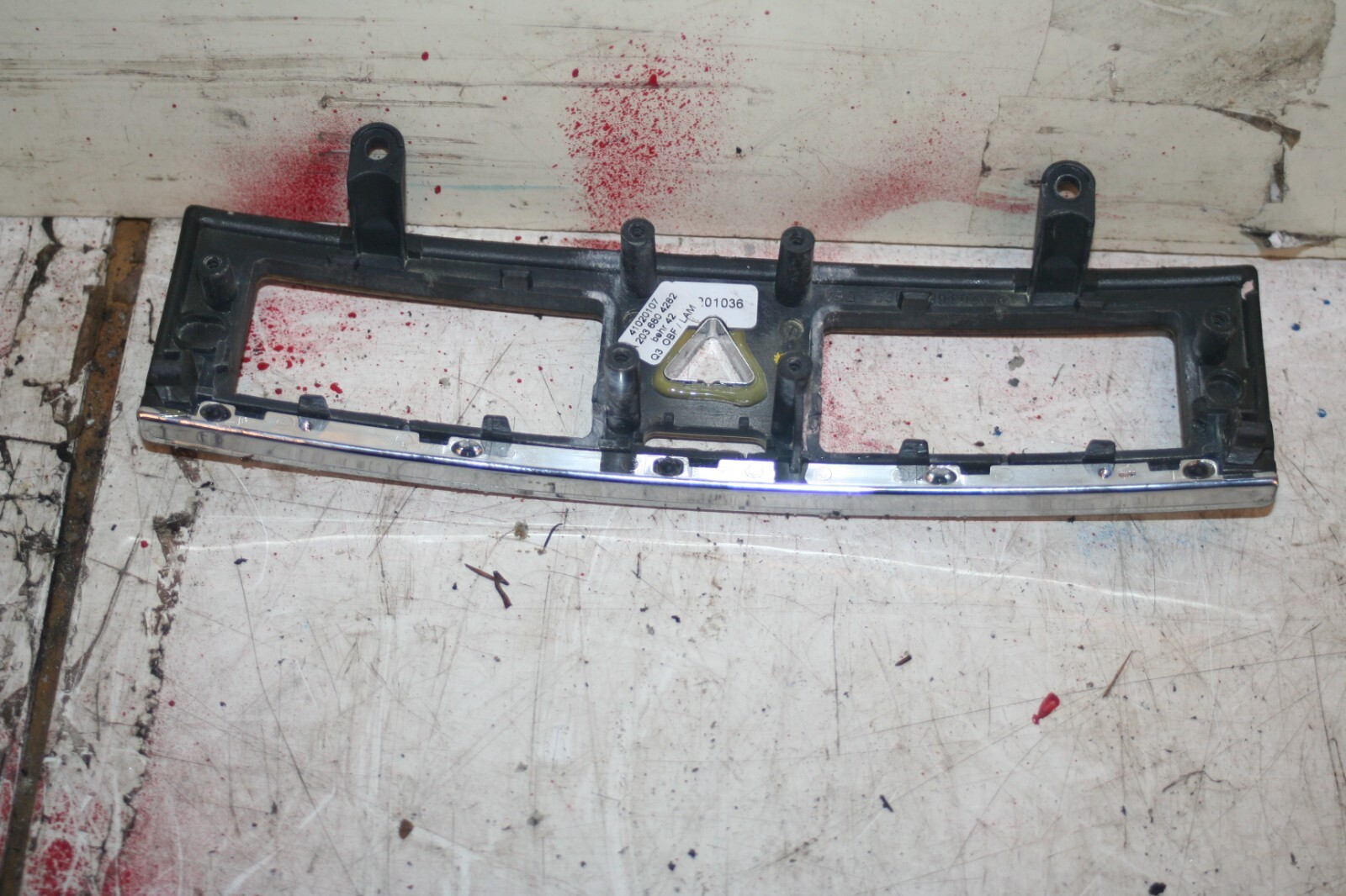2006 MERCEDES BENZ C CLASS W203. WOOD TRIM CENTRE CONSOLE - Image 2