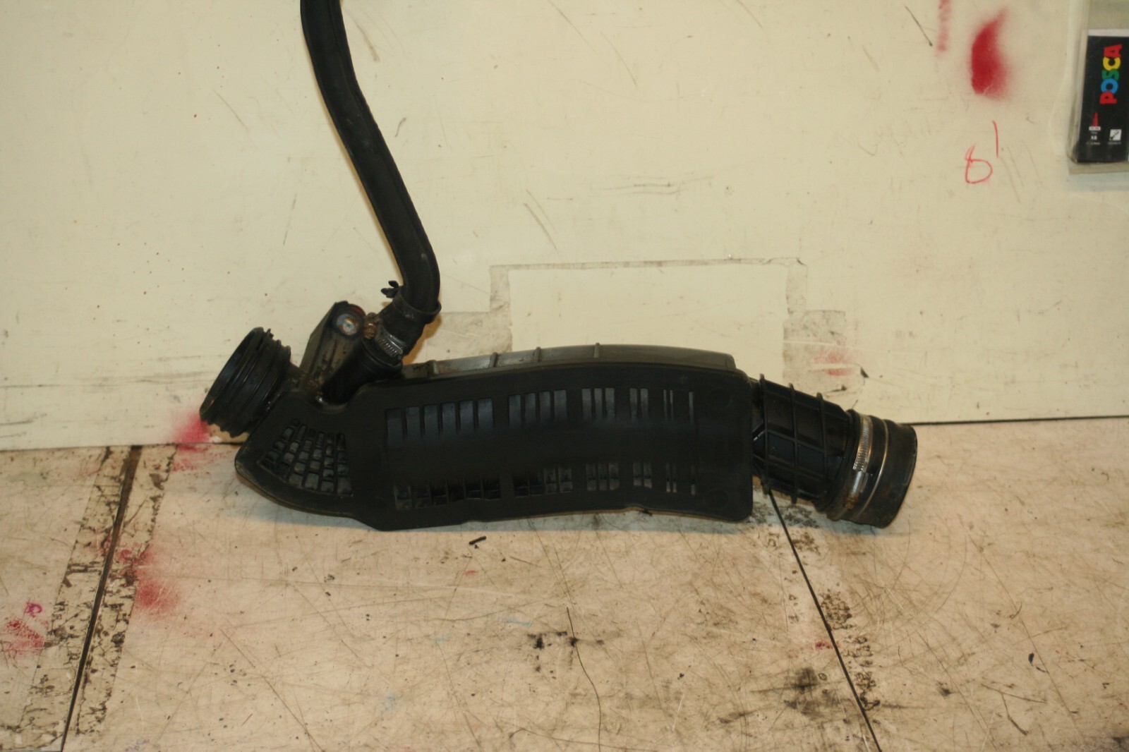 2006 MERCEDES BENZ C CLASS W203. AIR INTAKE PIPE