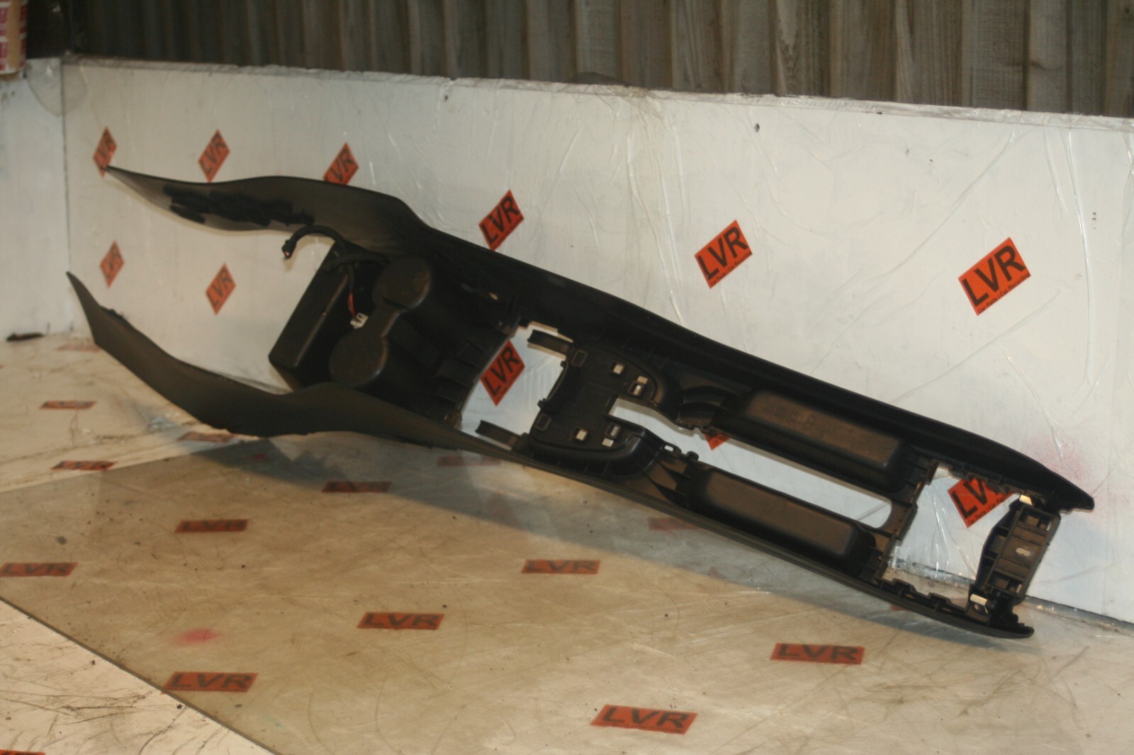 2013 VOLKSWAGEN POLO MK5 6R 1.2 DIESEL. CENTRE CONSOLE - Image 4
