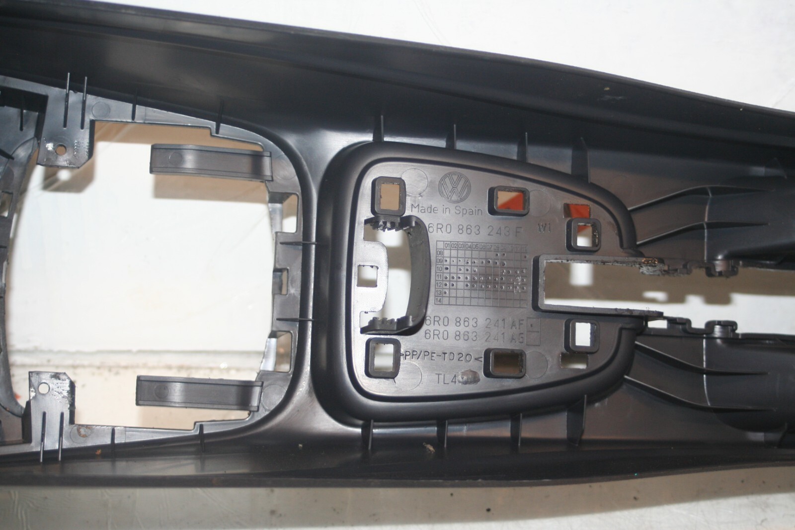 2013 VOLKSWAGEN POLO MK5 6R 1.2 DIESEL. CENTRE CONSOLE - Image 5