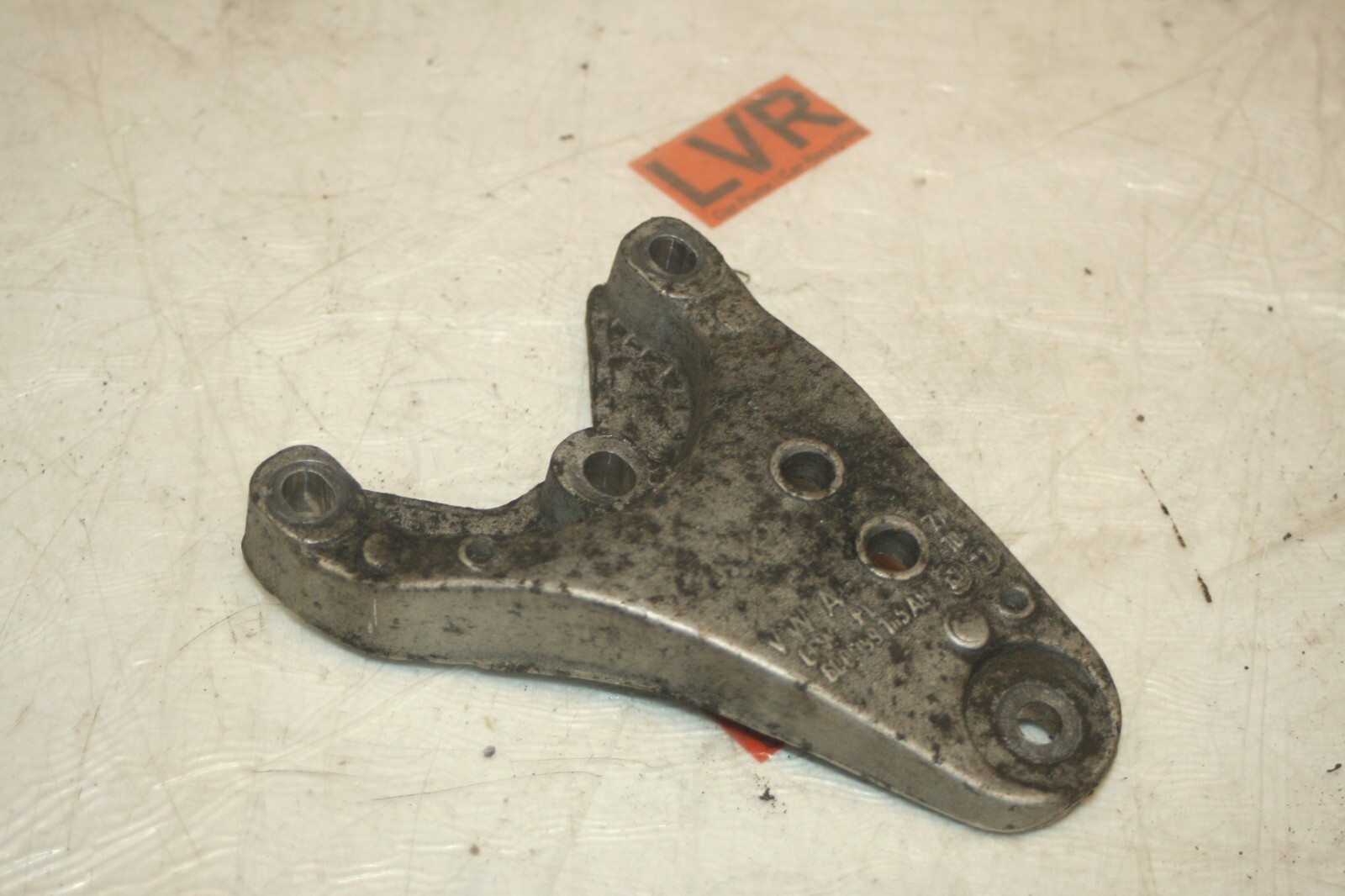 2013 VOLKSWAGEN POLO MK5 6R 1.2 DIESEL. ENGINE MOUNT BRACKET