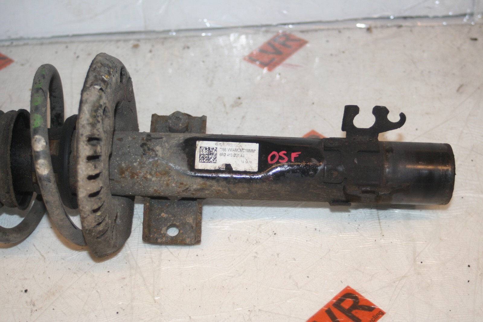 2013 VOLKSWAGEN POLO MK5 6R 1.2 DIESEL. DRIVER SIDE FRONT SUSPENSION UNIT