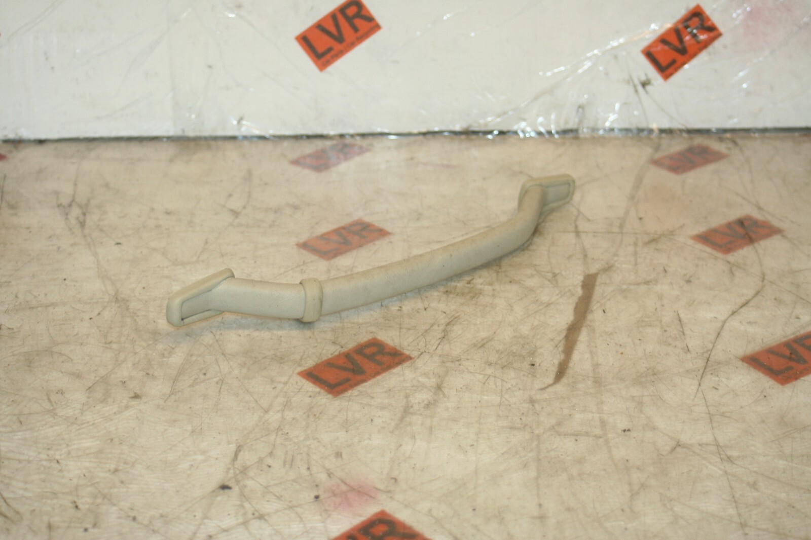 1989 MERCEDES 300E W124. GRAB HANDLE