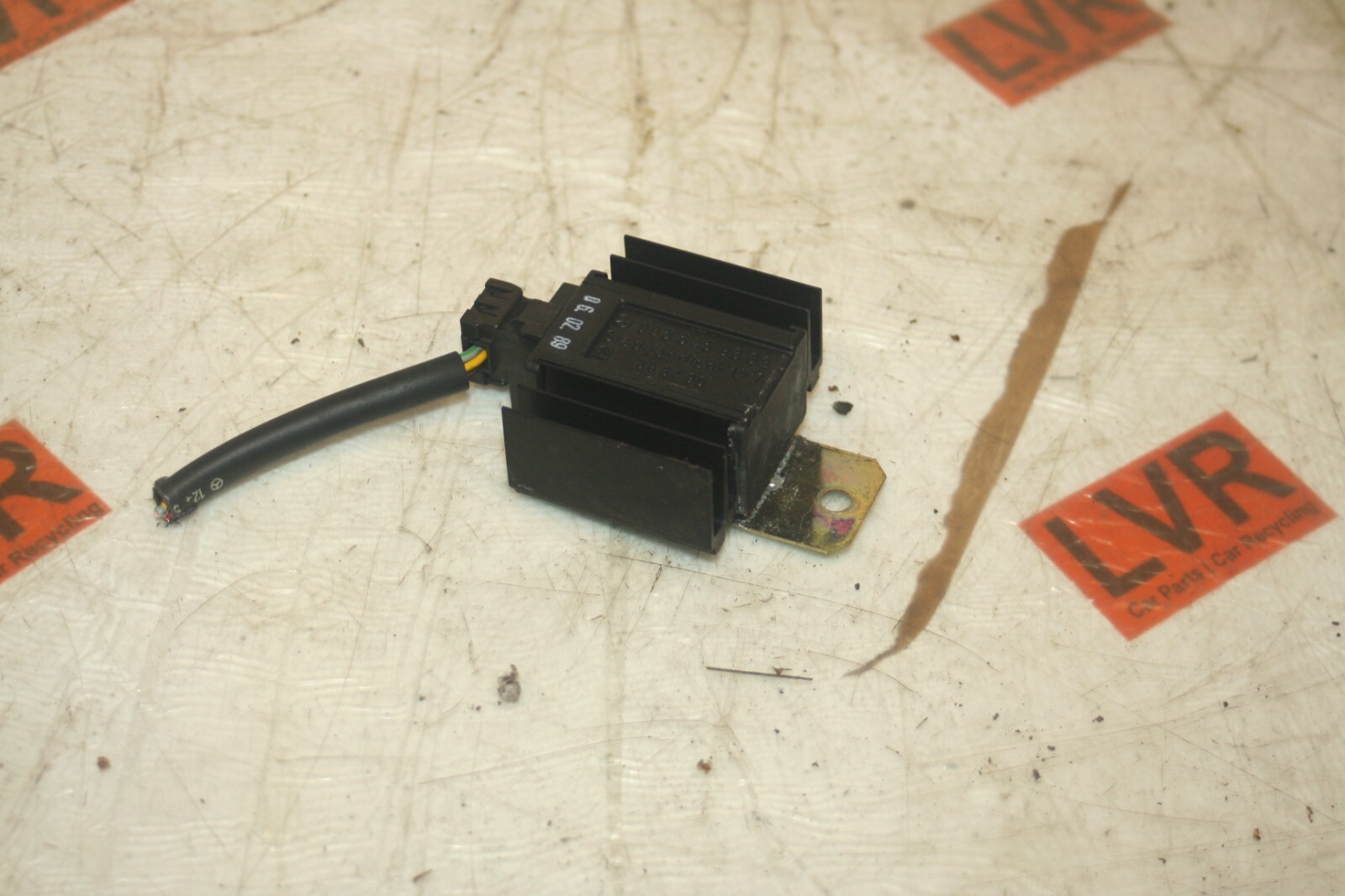 1989 MERCEDES 300E W124. 0055459832 ECU RELAY MODULE SEL DRIVING LIGHT