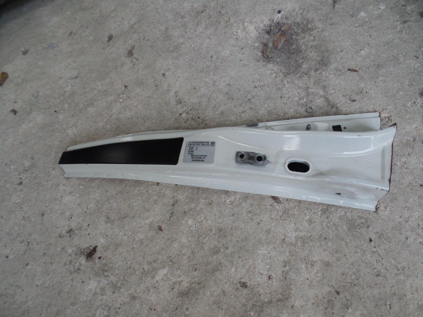 Nissan Note N-Tec 2015 O/S/F Drivers Door Shut Column / Panel