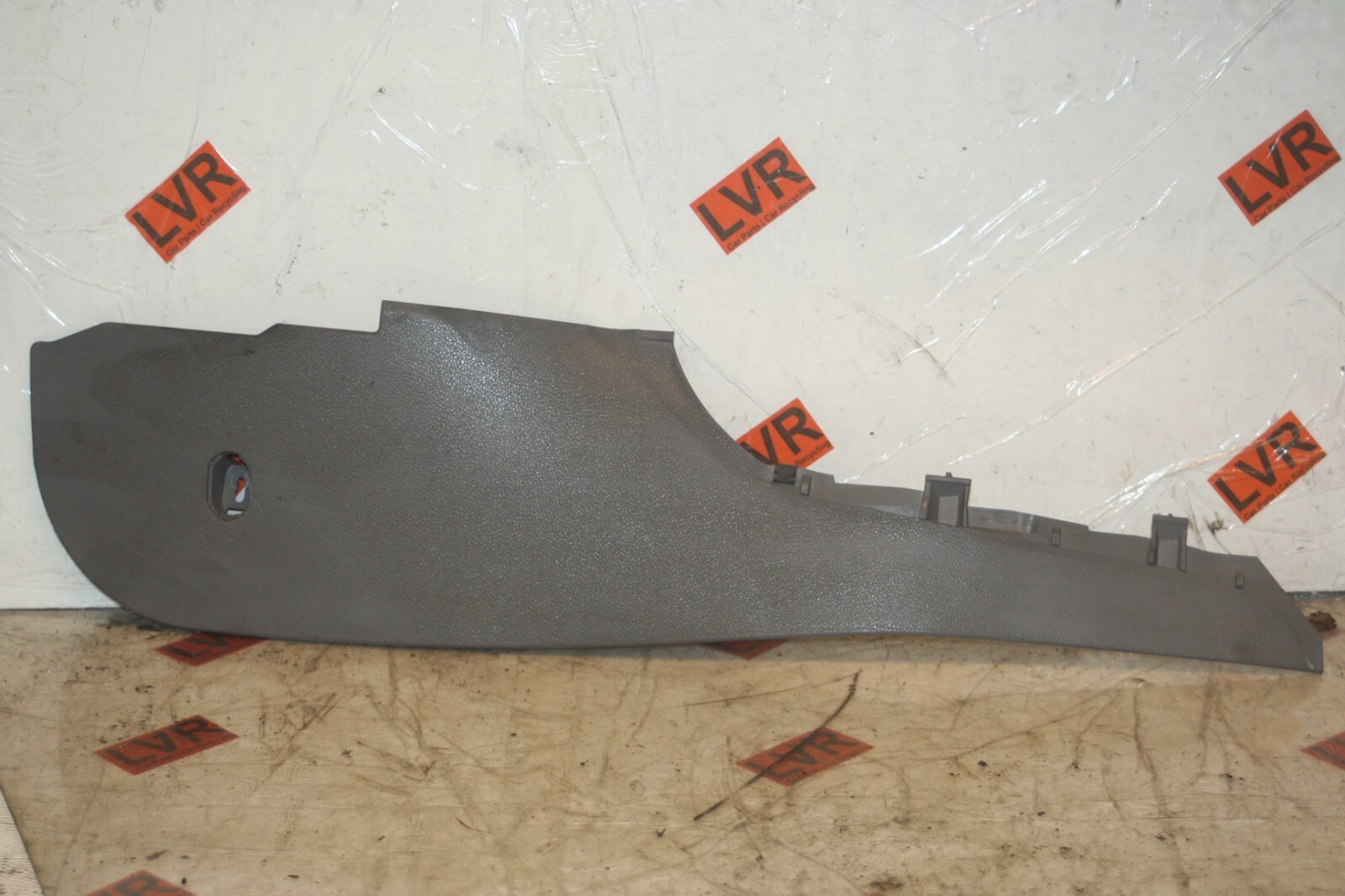2005 VOLKSWAGEN GOLF MK5. CENTRE CONSOLE SIDE PANEL