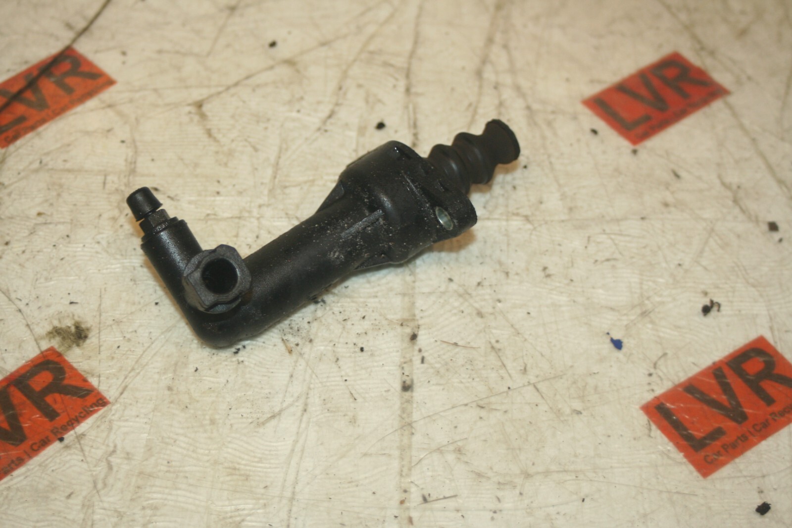 2005 VOLKSWAGEN GOLF MK5. CLUTCH SLAVE CYLINDER