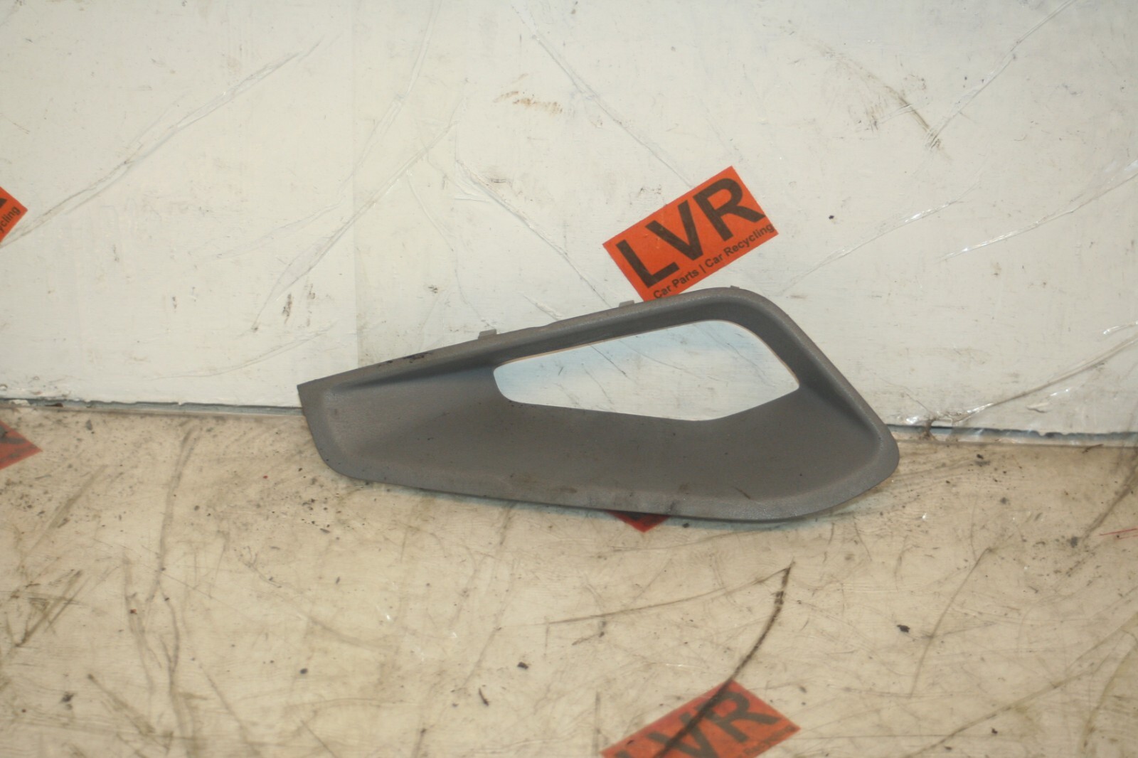 2005 VOLKSWAGEN GOLF MK5. CENTRE CONSOLE TRIM