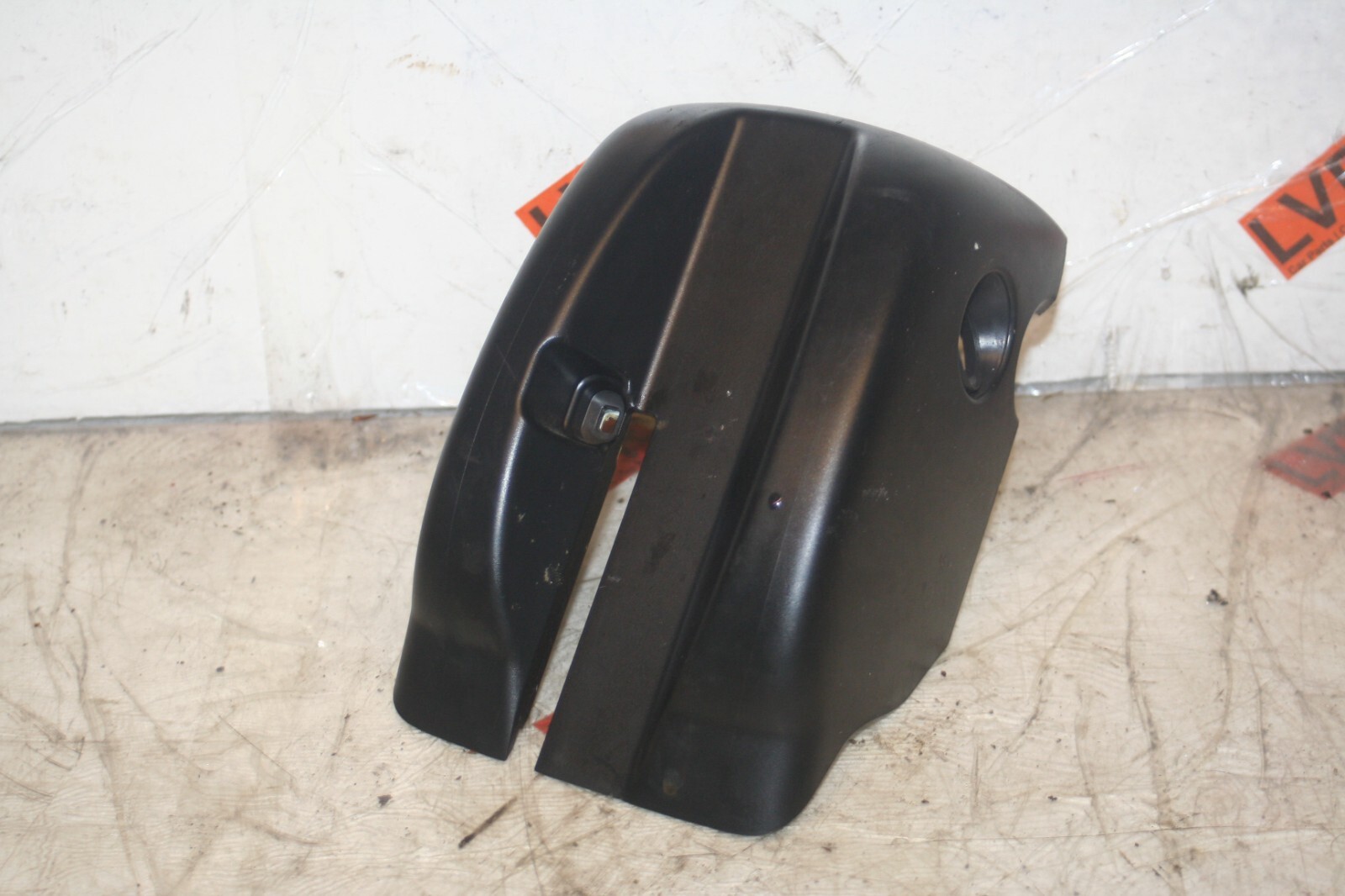 2005 VOLKSWAGEN GOLF MK5. STEERING LOWER COWLING