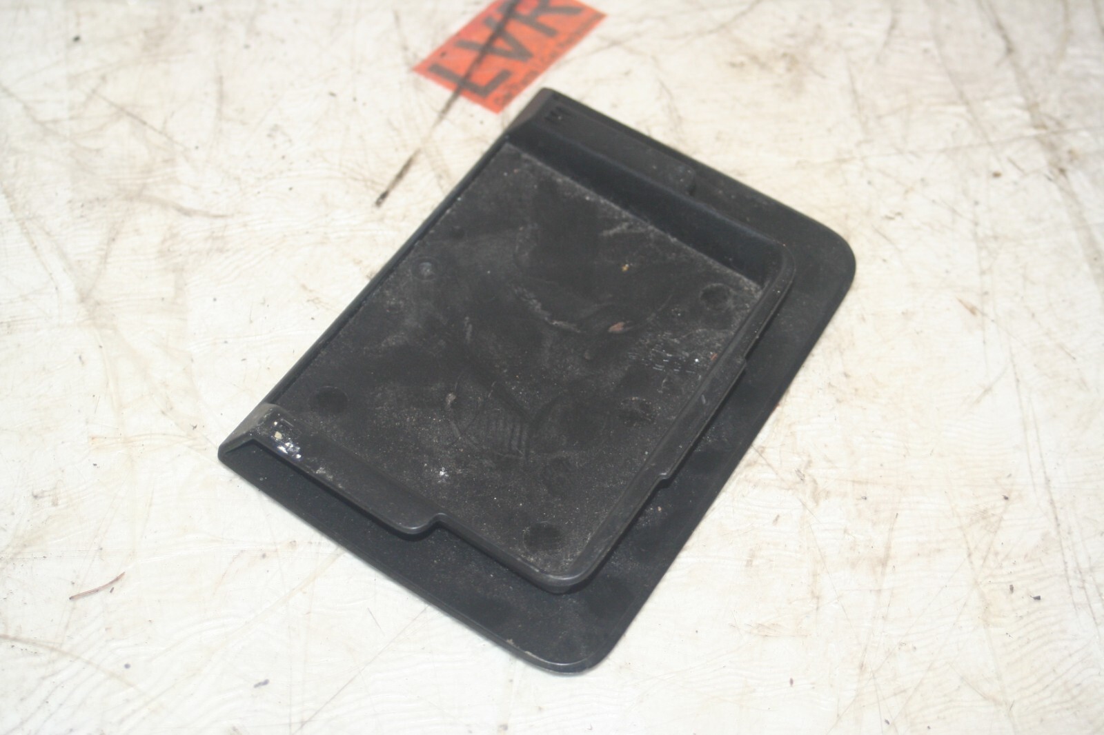 2005 VOLKSWAGEN GOLF MK5. COVER LID TRIM 1K6867461 BOOT PANEL STORAGE - Image 2