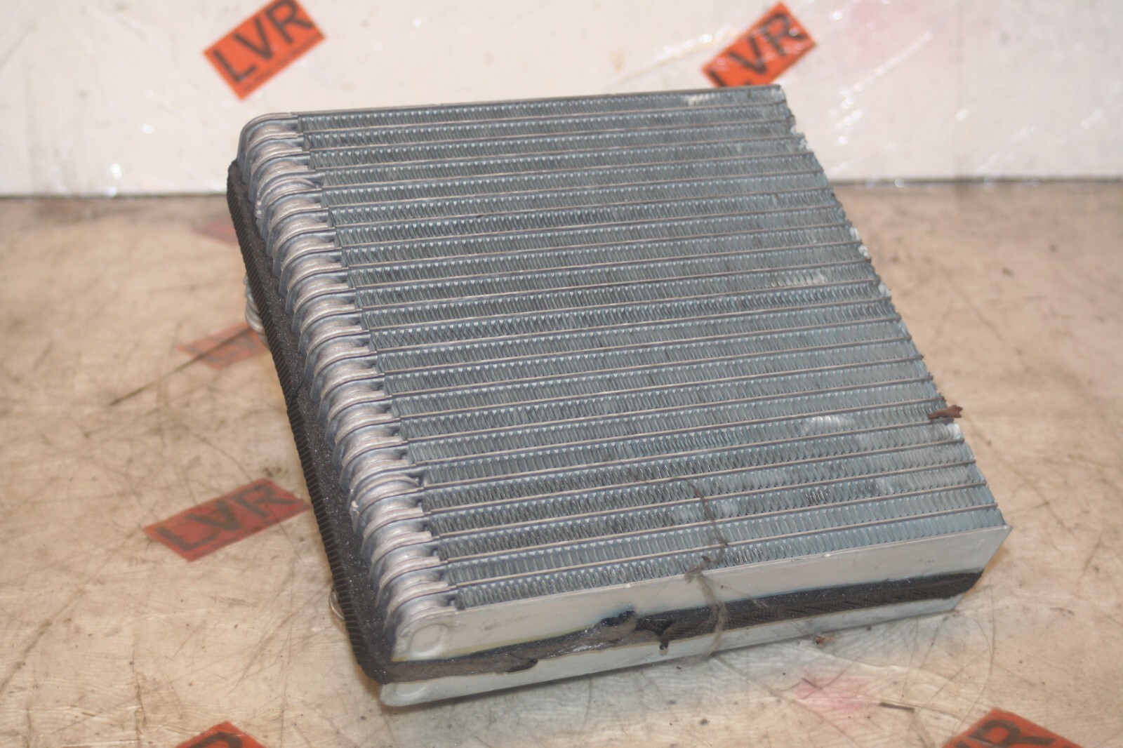 2005 VOLKSWAGEN GOLF MK5. AIR CON MATRIX RADIATOR - Image 2