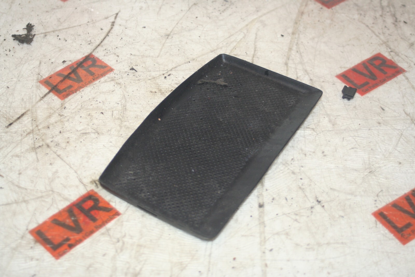 2005 VOLKSWAGEN GOLF MK5. CUBBY HOLE POCKET RUBBER MAT