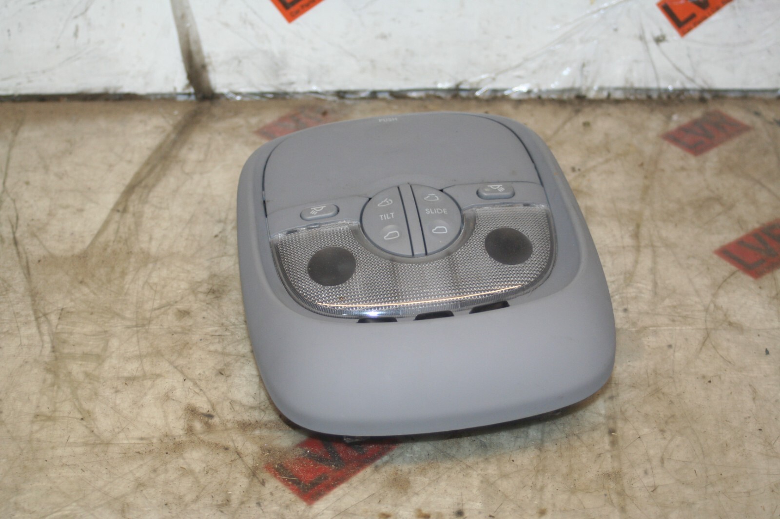 2009 KIA SORENTO. INTERIOR LIGHT WITH SUN ROOF CONTROLS