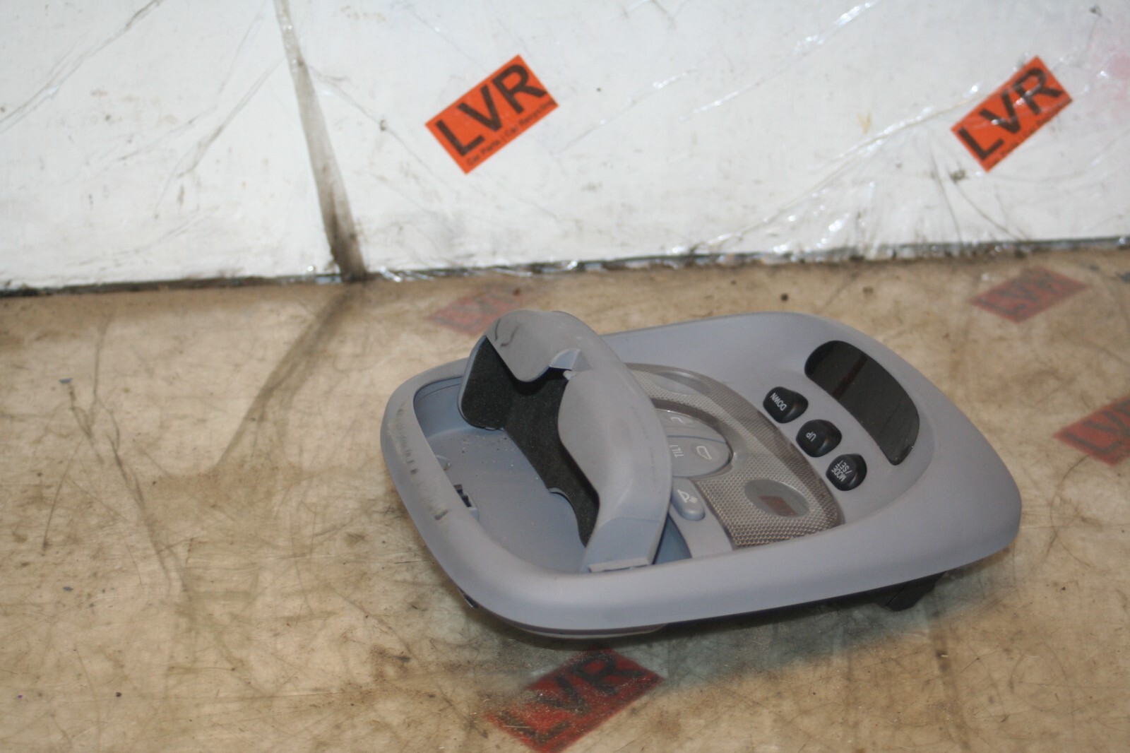 2009 KIA SORENTO. INTERIOR LIGHT WITH SUN ROOF CONTROLS - Image 2