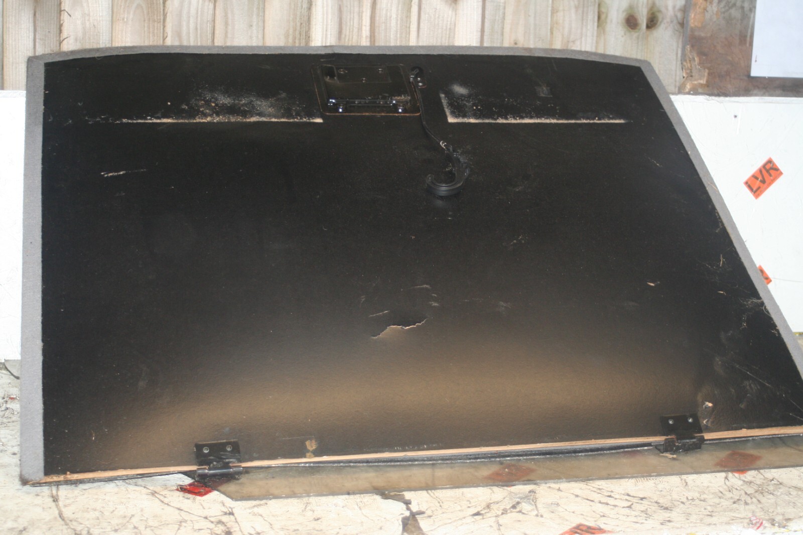 2009 KIA SORENTO. BOOT CARPET DAMAGED - Image 4